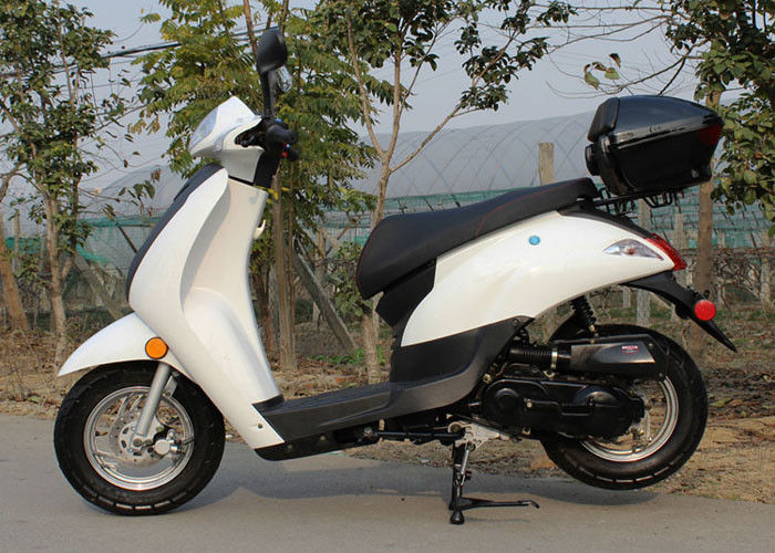 أفقي نوع 50cc عالية الطاقة سكوتر 2.5L زيت استهلاك 4 السكتة الدماغية
