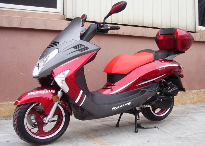 V نمط المصباح 150cc غاز سكوتر ، دراجات تعمل بالطاقة الغاز مع 2 مرايا الرؤية الخلفية