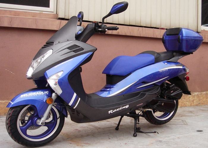 V نمط المصباح 150cc غاز سكوتر ، دراجات تعمل بالطاقة الغاز مع 2 مرايا الرؤية الخلفية