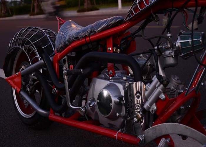 سبايدرمان نمط 50cc شارع القانونية للدراجات النارية ، مخصص هارلي المروحيات 12V بطارية 3L دبابات