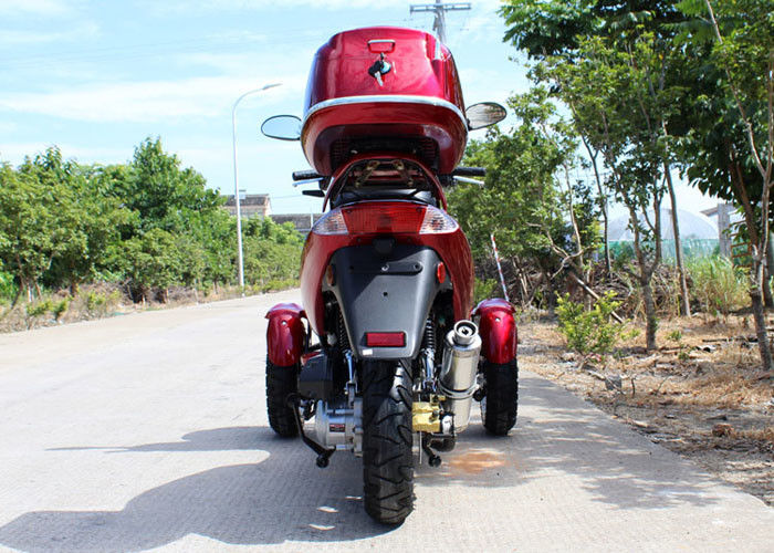 تبريد الهواء 50CC الكبار ثلاثي عجلة دراجة نارية واحدة اسطوانة 4 السكتة الدماغية مع صندوق خلفي