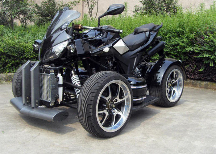 الكبار أربعة ويلر دراجة نارية مع صناديق أداة كبيرة ، 350cc أربعة سلندر اسطوانة واحدة