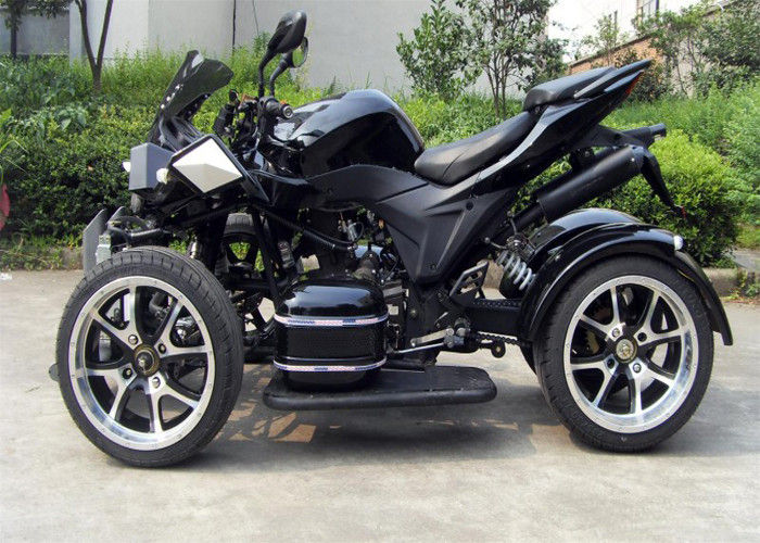 الكبار أربعة ويلر دراجة نارية مع صناديق أداة كبيرة ، 350cc أربعة سلندر اسطوانة واحدة