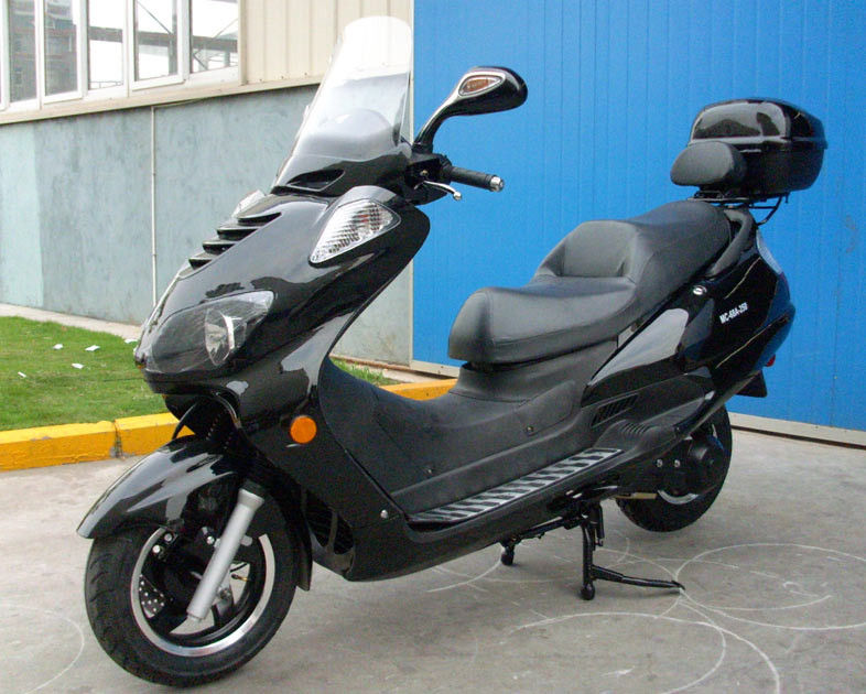Cvt Gear Motor Scooter 250cc مع الجبهة ABS القرص الخلفي قرص الفرامل Chengshin دوت الاطارات