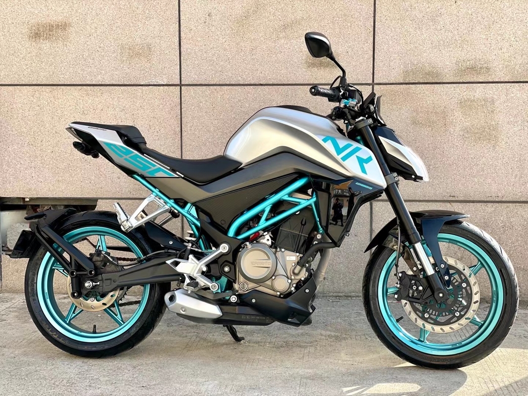 150cc دراجات نارية عالية الطاقة مع محرك 4 السكتة الدماغية SOHC 2 صمام تبريد الهواء